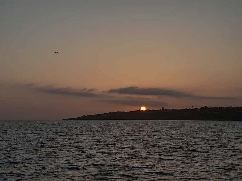 Cascais: Sunset Boat Trip with Welcome Drinks - Sunset viewing, with weather as part of the deal