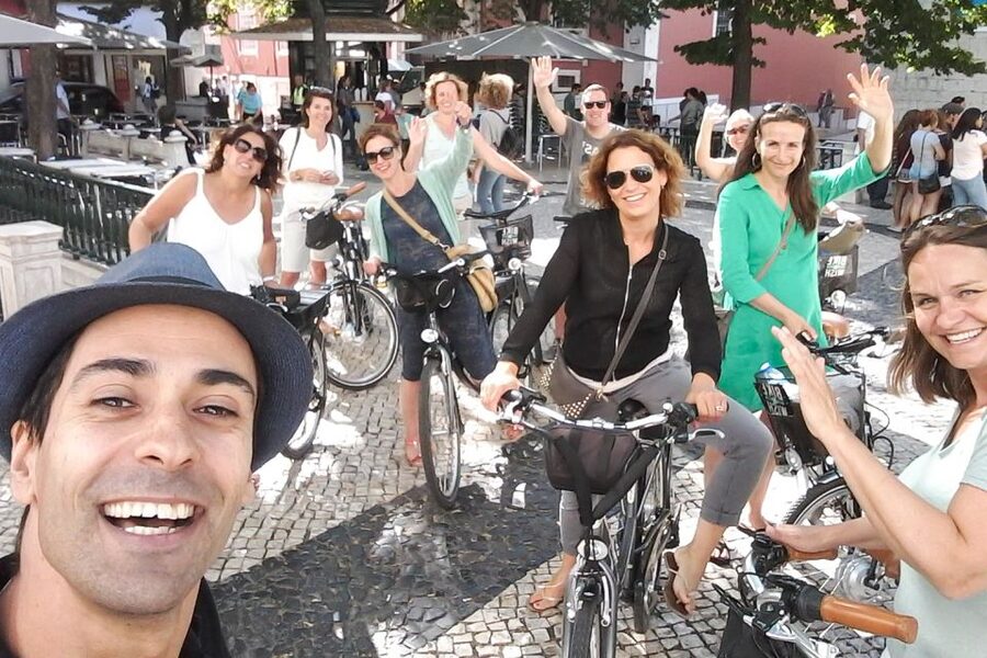 Central Lisbon 3-Hour Guided E-Bike Tour - Starting high at Eduardo VII Park