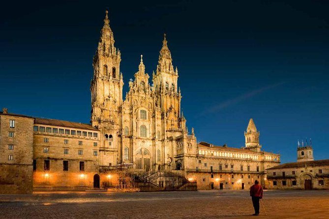 Day Trip from Porto to Santiago de Compostela and Valença - Free time around the Cathedral of Santiago