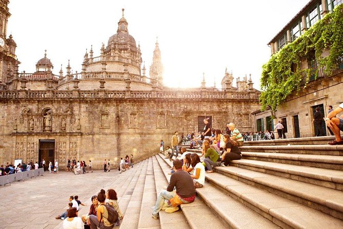 Day Trip from Porto to Santiago de Compostela and Valença - Guides, drivers, and the human side of the day