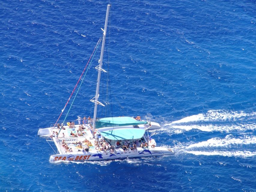 Desertas Islands Full-Day Catamaran Trip from Funchal - How comfortable is the catamaran?
