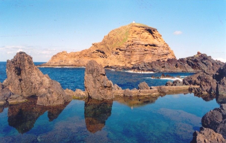 Discover Madeira: Full-Day Tour to Porto Moniz - Climbing to Calheta and Paul da Serra