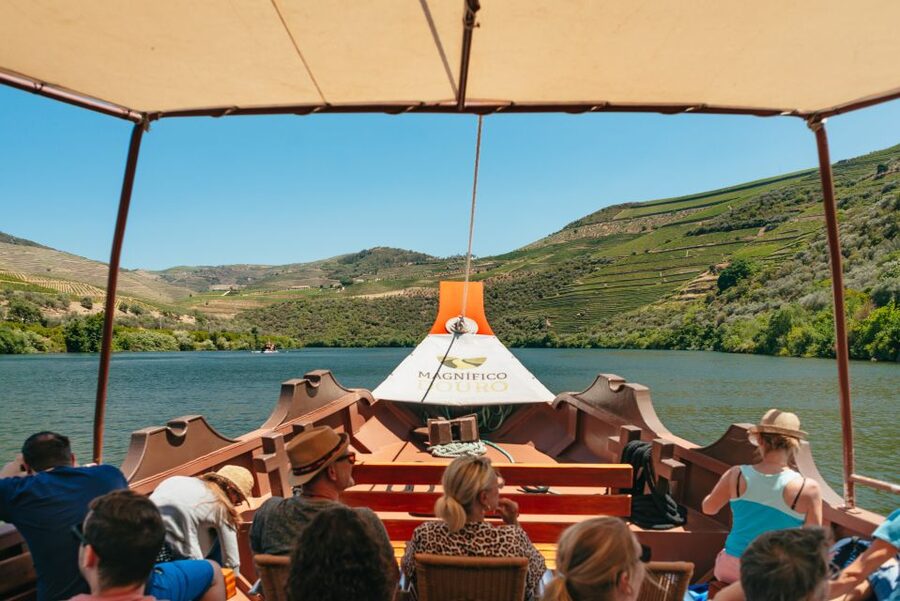 Douro Valley: Wine Tour with Lunch, Tastings & River Cruise - Pinhão, the viewpoint, and the Douro by boat
