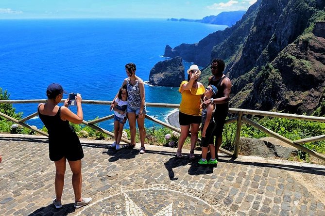 East 4x4 Santana & Peaks - Morning pickup and the road to Machico
