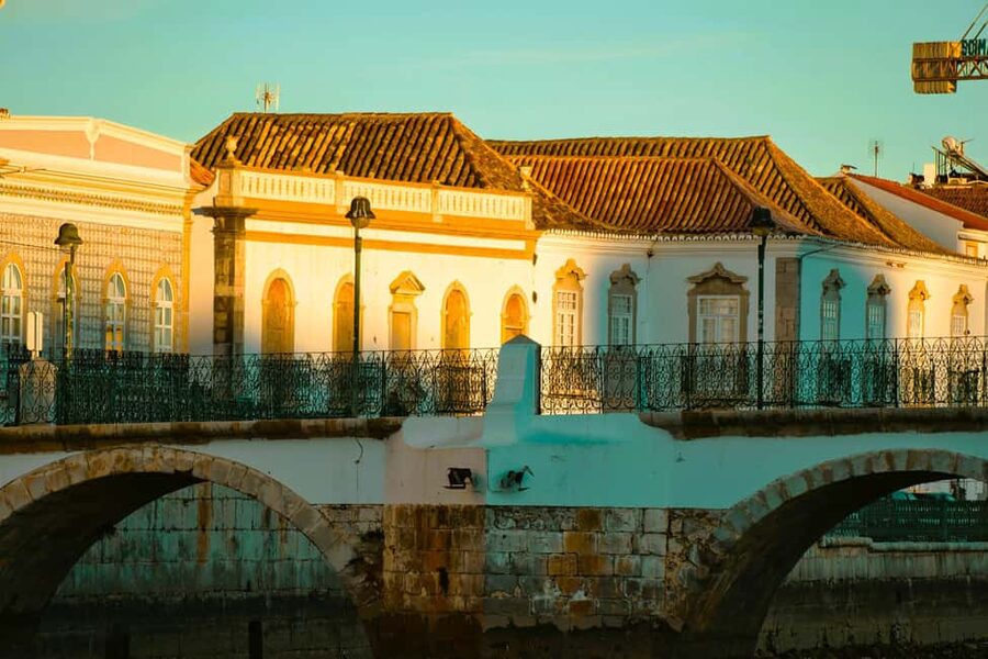 Eastern Portugal: Day Trip to Faro, Olhão, Tavira, & more - Guides, Languages, and the Bus Ride