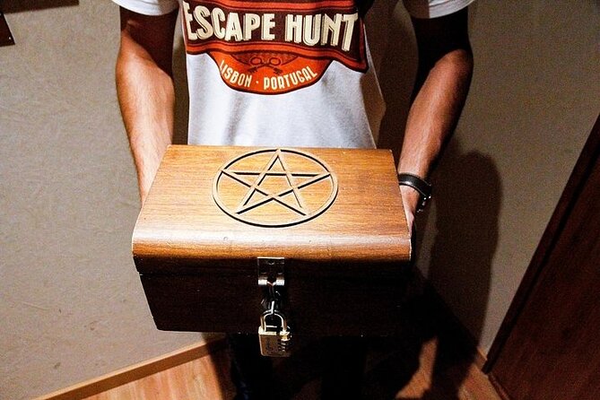 Escape Hunt Experience - English clues and the importance of teamwork
