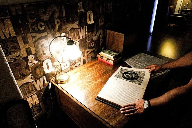 Escape Hunt Experience - Choosing among four themed games