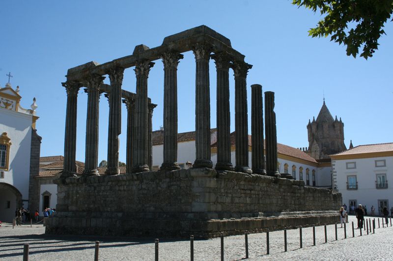 Évora and Megaliths Full-Day Tour from Lisbon - The day in five useful points