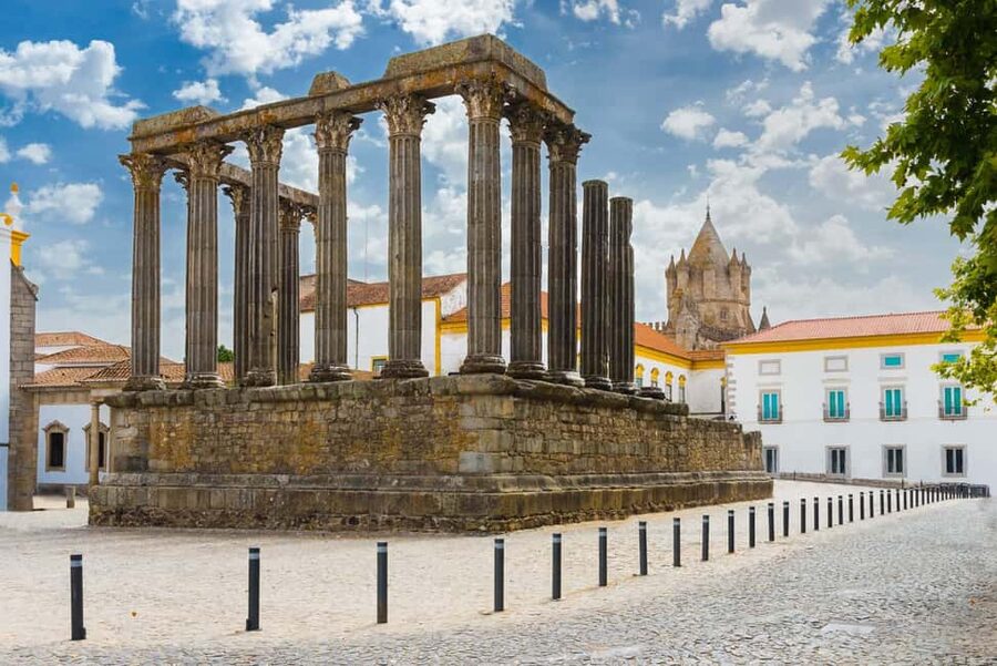 Évora: Private tour with entrance tickets to main monuments - Who should book this Évora tour?