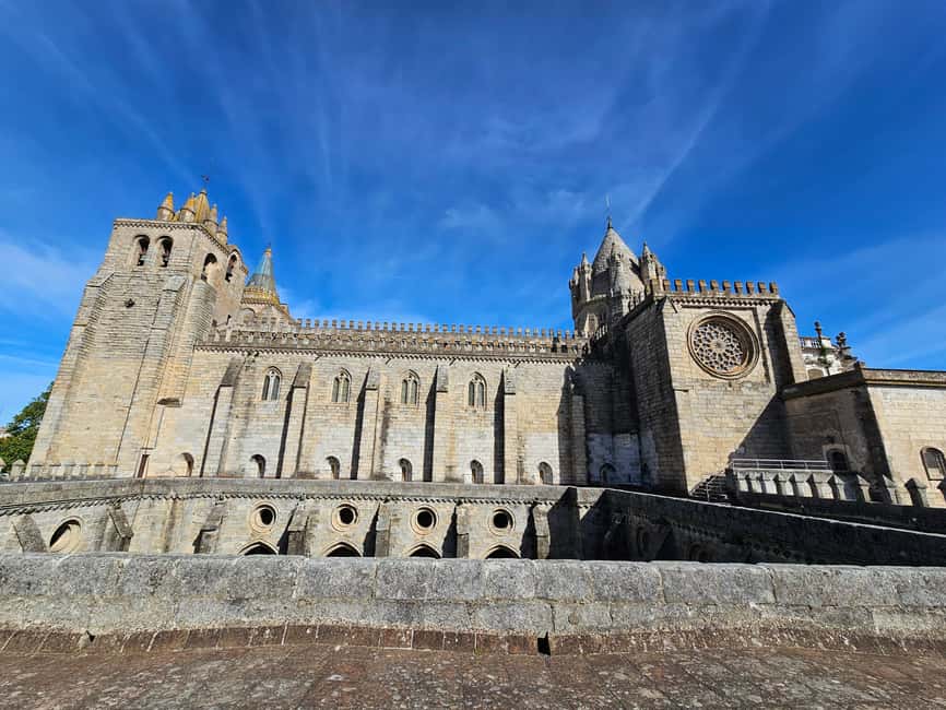 Évora (with Sé & Bones), Evoramonte & Arraiolos: From Lisbon - Key points at a glance