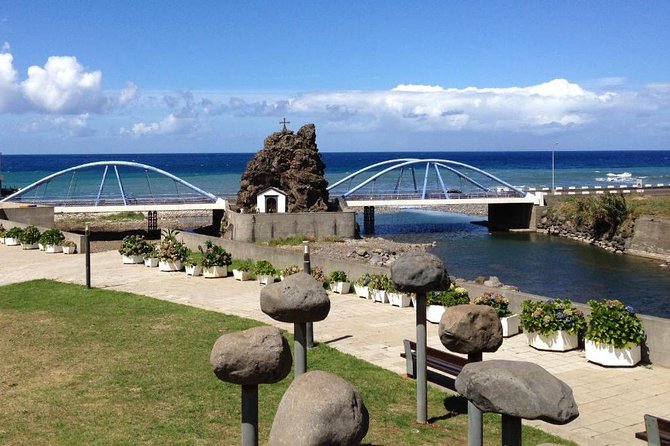 Exorbitant West Tour - Veu da Noiva delivers a classic north-coast view