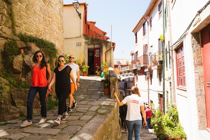 Experience Porto's Charm: 3-Hour Guided Walking Tour - São Bento Station and Porto’s blue tile story