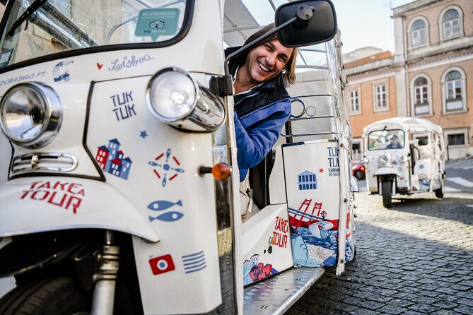 Expert Plus Lisbon Tour with Local Guide in Private Eco Tuk Tuk - Guide quality and the limits of a fixed route