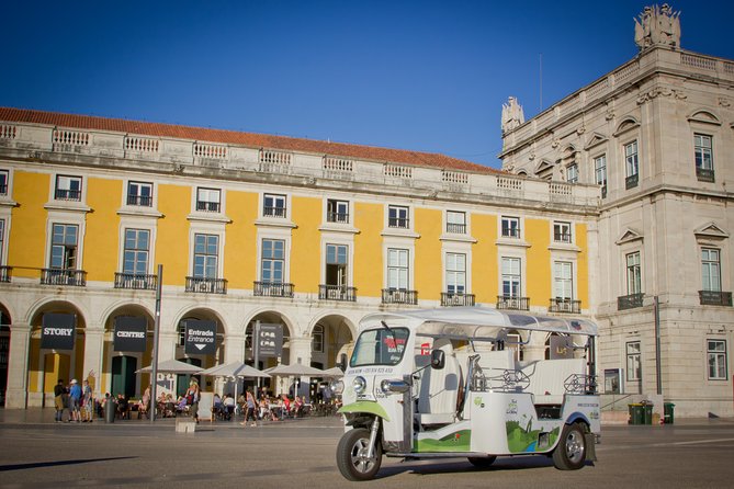 Explore Lisbon by Tuk Tuk: History and Viewpoints - Viewpoints above the tiled rooftops