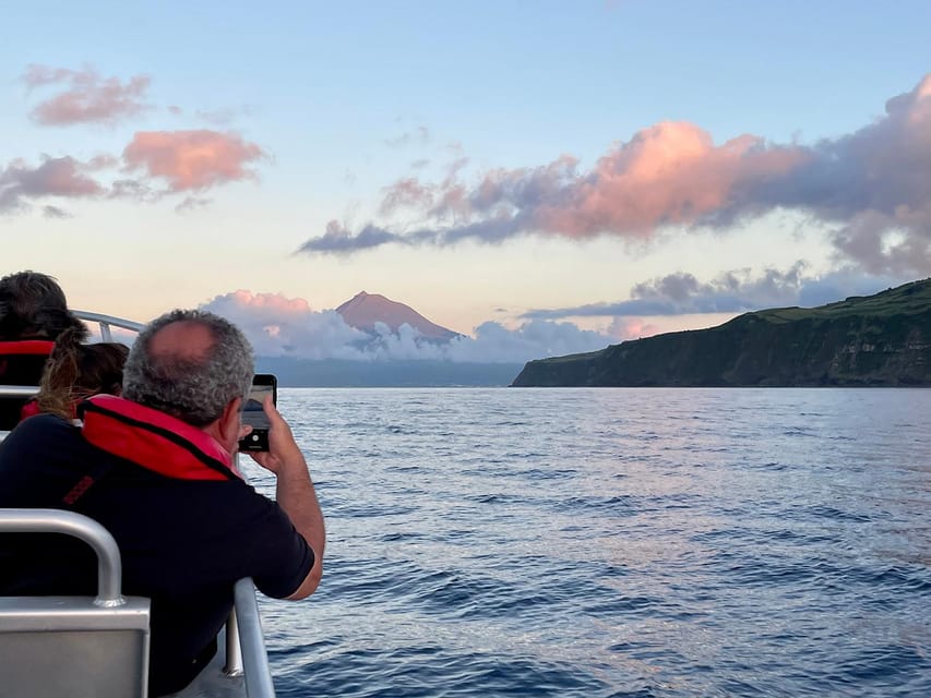 Faial Island: Unique boat tour to the Capelinhos volcano - At Horta Marina, the trip starts with a useful briefing