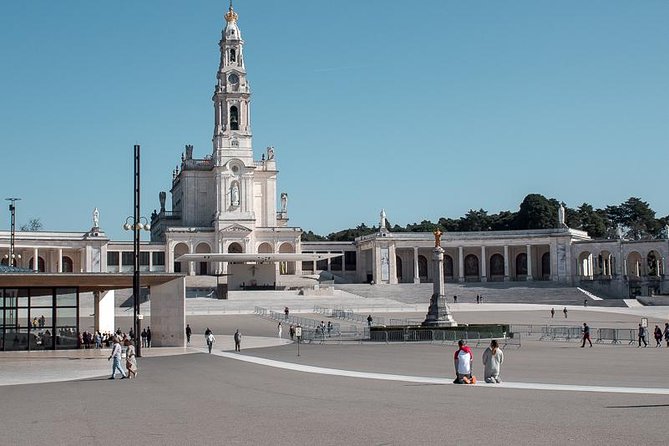 Faith and Heritage: Fátima, Batalha, Nazaré, Óbidos from Lisbon - Nazaré, fresh fish, and a 100-meter cliff