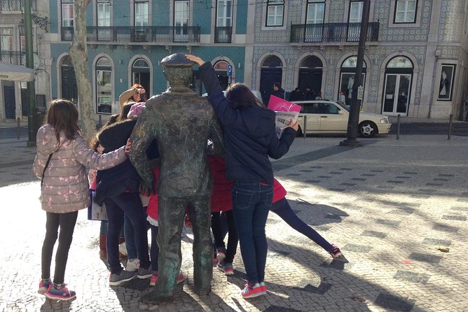 Family Tour: Essential Lisbon - Bairro Alto turns into a family challenge
