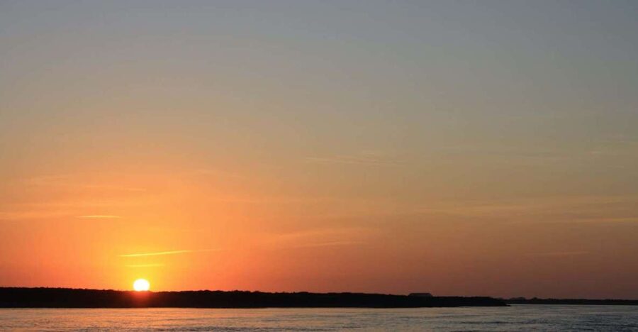 Faro: Ria Formosa Guided Sunset Tour by Catamaran - Five things to know before you go