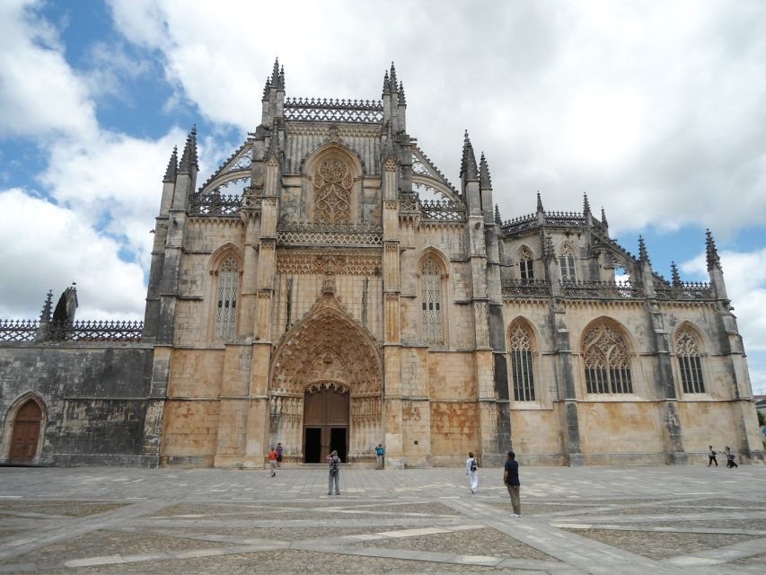 Fátima, Batalha, Alcobaça, Nazaré and Óbidos Private Tour - A long but useful day from Lisbon