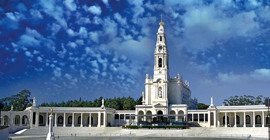 Fátima: Half-Day Tour - Arriving at the Sanctuary of Our Lady of Fátima
