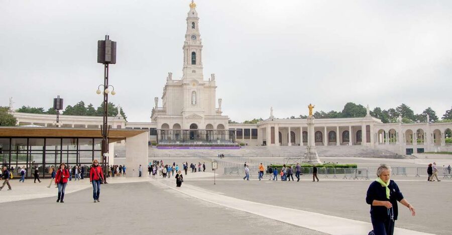 Fátima, Óbidos and the Atlantic Coast Day Tour from Lisbon - Four places, one well-packed Portuguese day