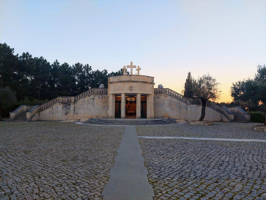 Fátima Private Tour: Shrine| Sacred Path |Shepherds House - Choosing seven stations or the full 15