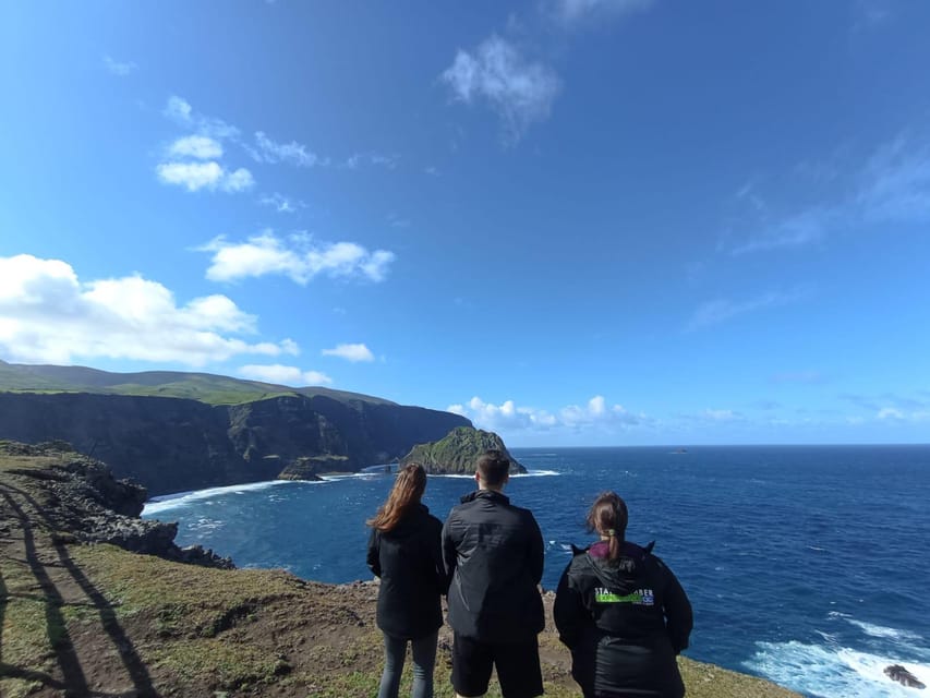 Flores Island: Full-Day Guided Tour - Guides, languages, and the human side of the day