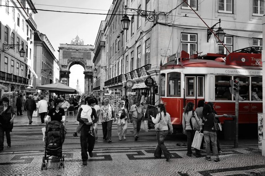 From Algarve: Lisbon City Tour with Shopping - From the Tagus to Lisbon’s old quarters