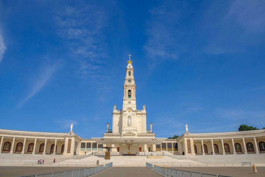 From Fatima: Private Fatima Tour with a Local Guide - Transport, timing, and what to bring