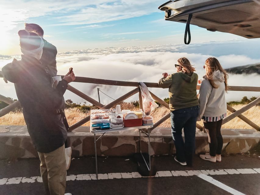 From Funchal: Pico Arieiro Sunrise with Optional Breakfast - Guides make a real difference