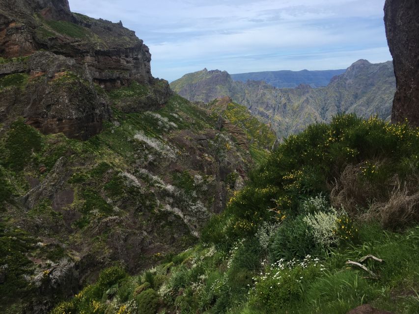 From Funchal: Santana and Pico do Areeiro East Island Tour - Reaching Pico do Areeiro at 1,818 meters