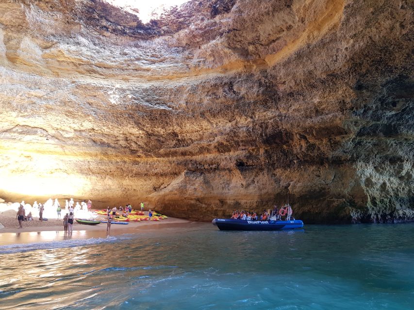 From Lagos: Boat Cruise to Benagil - How the guides shape the outing