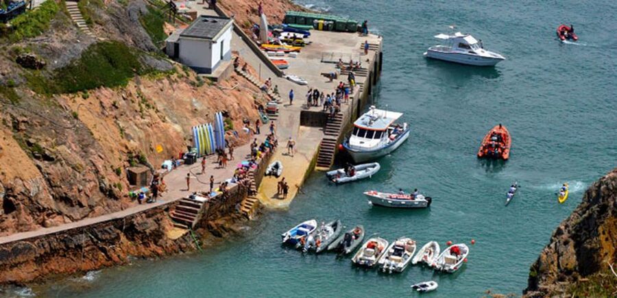 From Lisbon: Berlenga Grande Sightseeing Tour - Peniche on the return
