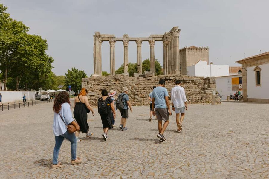 From Lisbon: Évora and Monsaraz Day Tour with Wine Tasting - The best parts of this Alentejo day trip