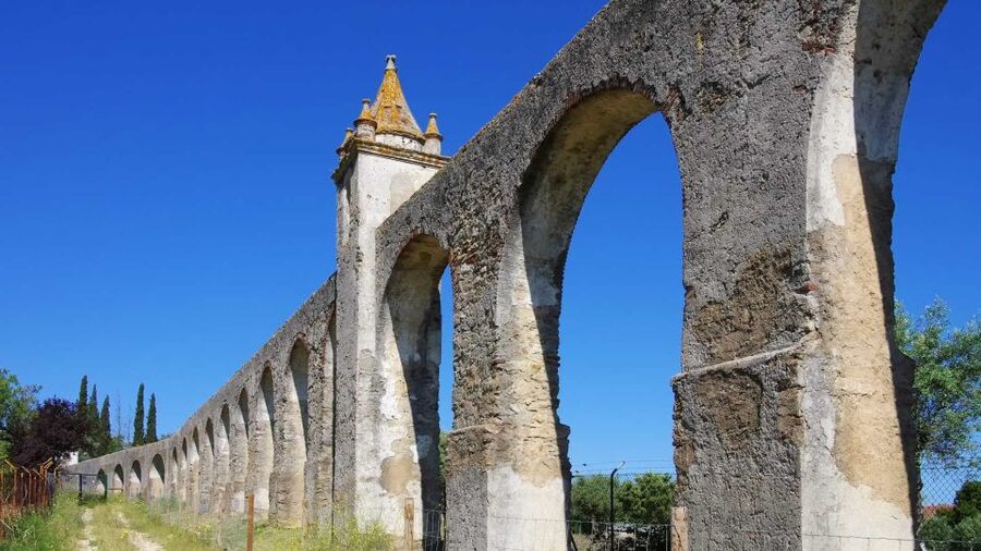 From Lisbon: Évora and Monsaraz Day Tour with Wine Tasting - Who should book this tour?