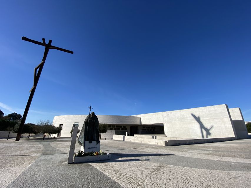 From Lisbon: Fátima, Batalha, Nazaré, and Obidos Tour by Van - What the van ride is really like