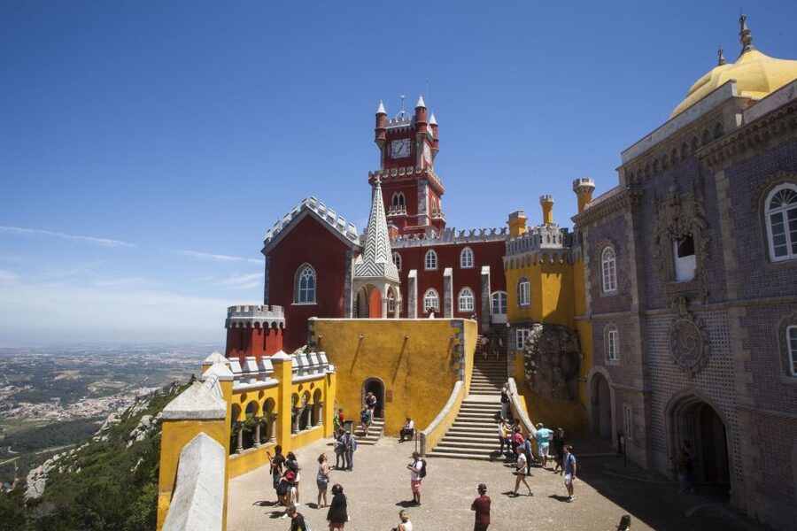 From Lisbon: Sintra and Cascais Full-Day Private Tour - Cascais and the Estoril coast