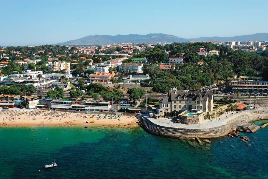 From Lisbon: Sintra and Cascais Natural Park Private Tour - The private van and the value of a local guide