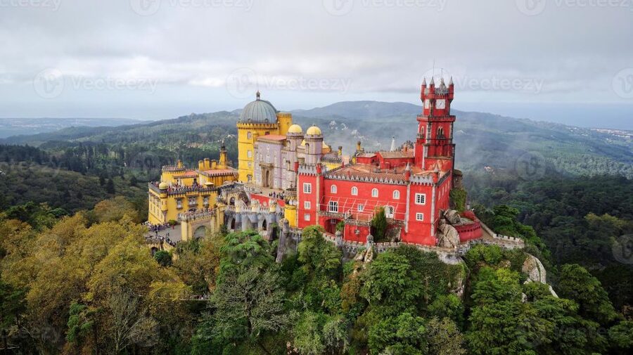 From Lisbon: Sintra, Cabo da Roca, & Cascais Day Trip - Why a private Sintra day trip makes sense