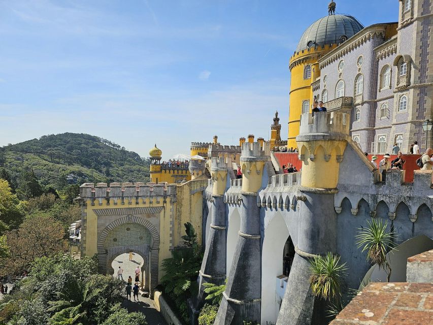 From Lisbon: Sintra, Cabo da Roca, & Cascais Private Tour - Lunch near Azóia and the value of local advice
