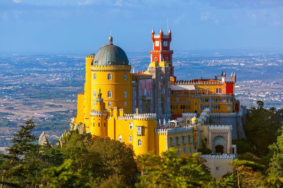 From Lisbon: Sintra, Pena Palace and Regaleira Day Trip - Lunch and a taste of Sintra town