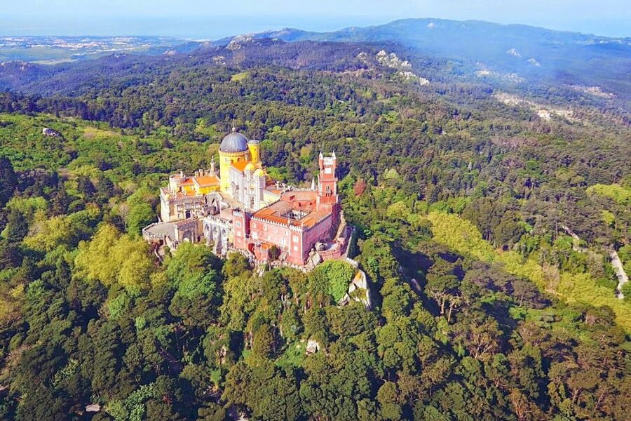 From Lisbon: Sintra Pena Palace Cascais 8-People Group Tour - Cascais, seafood country and royal retreat