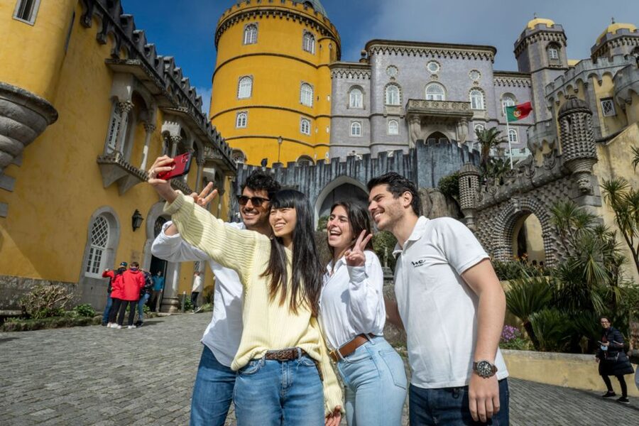 From Lisbon: Sintra & Pena Palace Day Trip with Wine Tasting - Why this pairing works so well