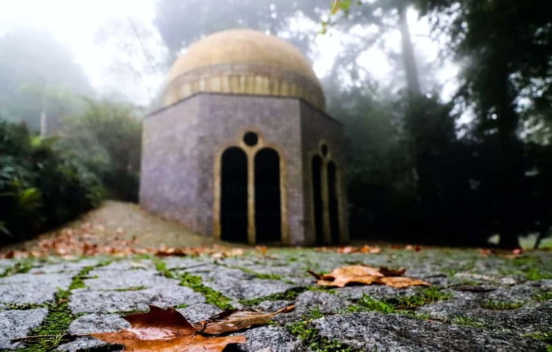 From Lisbon: Sintra's Historical and Natural Gems - The guide makes the difference