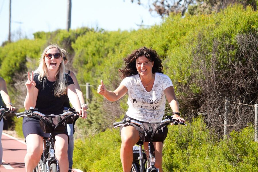From Lisbon: Sintra to Cascais Full-Day Guided E-Bike Tour - Sintra’s palaces: see more, enter selectively