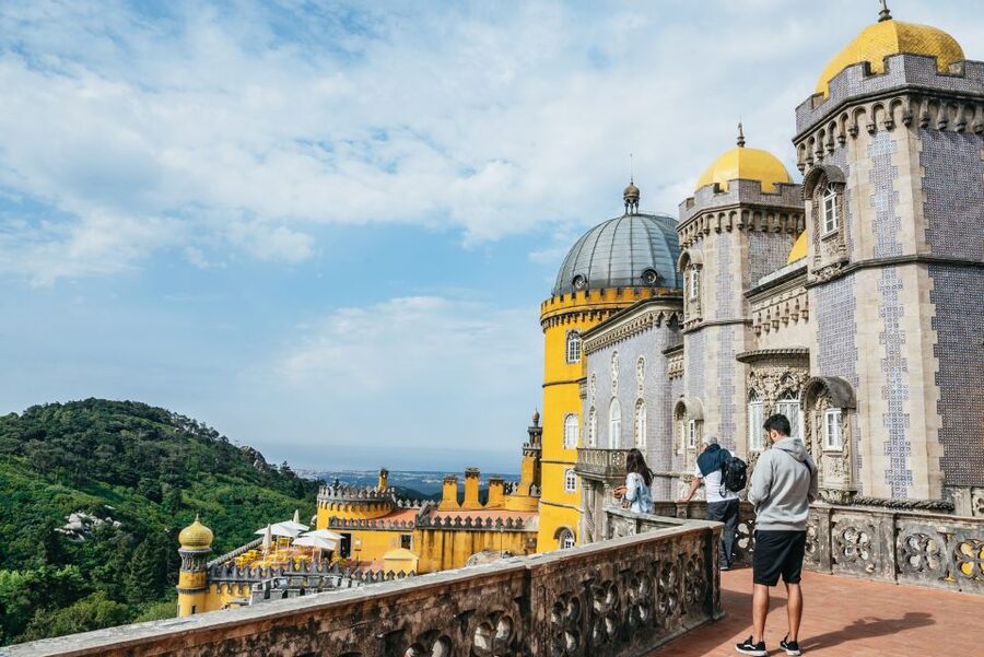 From Lisbon: Sintra Tour - Pena, Regaleira & Monserrate - How the guides affect the experience