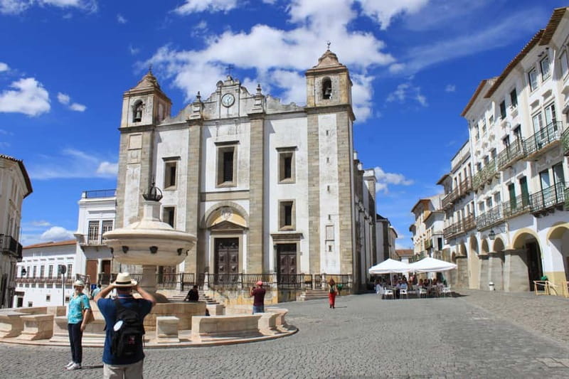 From Lisbon: Small-Group Day Tour to Évora and Monsaraz - Arraiolos, Carpets, and Portuguese Wine