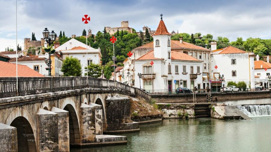 From Lisbon: Tomar, Christ Convent & Almourol Castle Tour - Practical advice for a smoother day