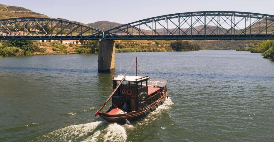 From Pinhão: Douro Valley Rabelo Boat Tour with Audio Guide - What This One-Hour Cruise Really Offers