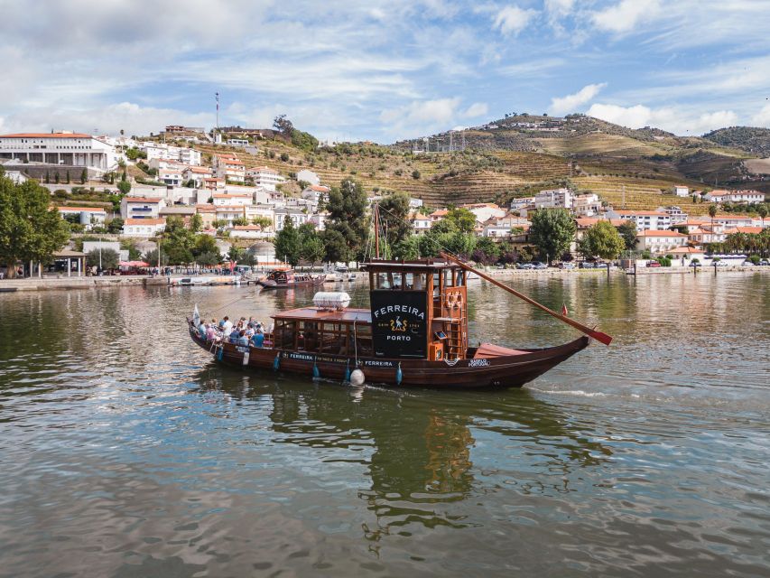 From Pinhão: Douro Valley Rabelo Boat Tour with Audio Guide - Quinta do Bomfim and the First Vineyard Views